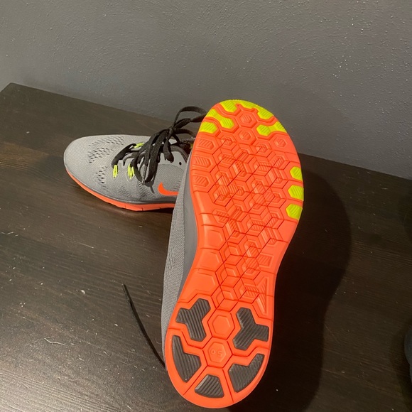 Women’s Nike Free TR Fit 5 - size 8.5 - Picture 4 of 4